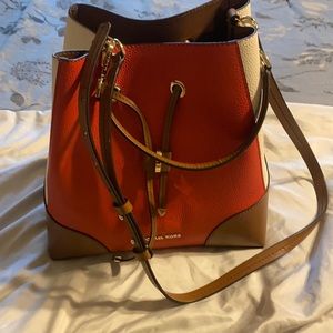 Michael Kors Mercer Bucket Tote